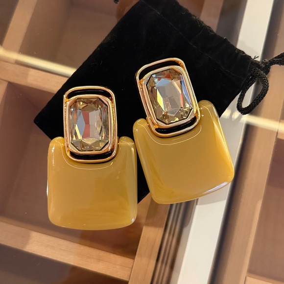 NEW Chloe and Madison
Jewelry Plated Earrings - Picture 2 of 4